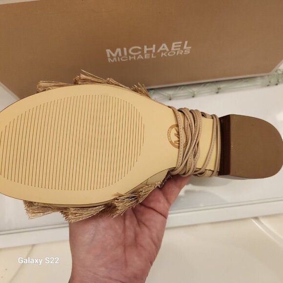 Michael Kors "Gallagher" Fringe Sandal Oyster flats. NIB. Size 5.5 - Picture 5 of 13